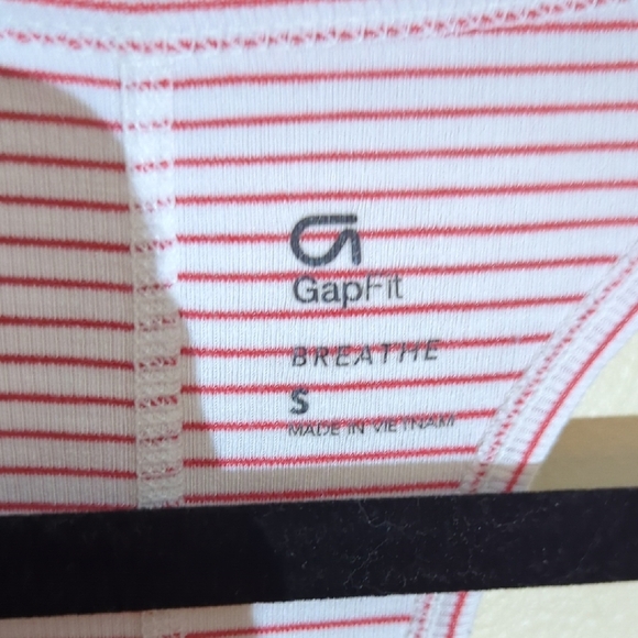 GAP White and Red Sleeveless Tank Top - Picture 3 of 7